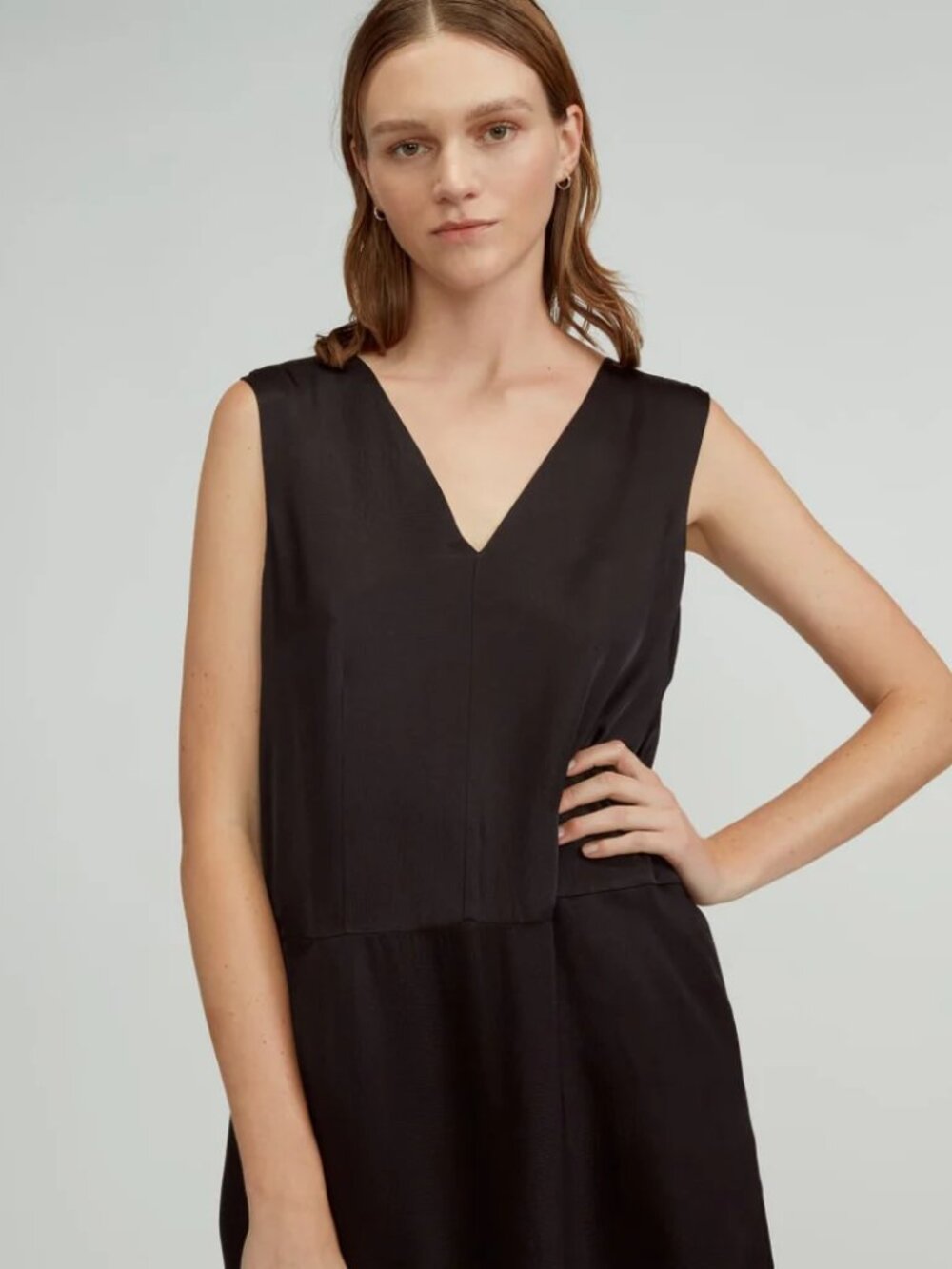 Everlane The Satin V Neck Maxi Dress in Black - sz Medium - Picture 4 of 13